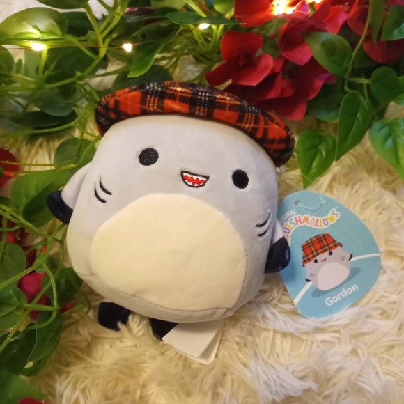 Gordon The Shark Fall Squishmallow - Picture 1 of 2